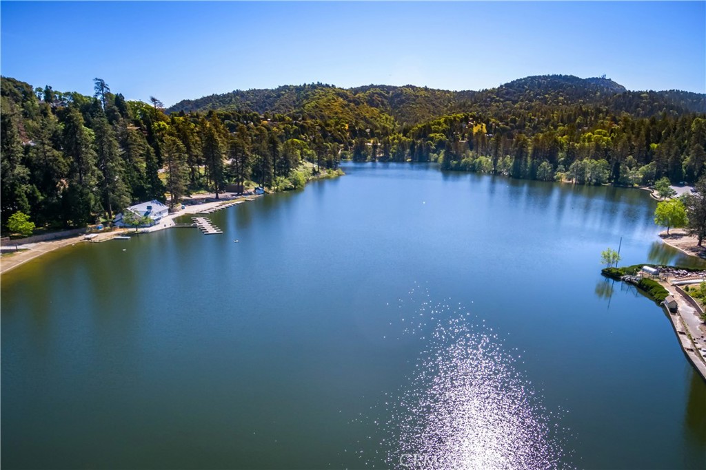 https://media.crmls.org/medias/11f99ec3-179d-43f9-8f8d-ee5fa0183bfb.jpg?preset=X-Large