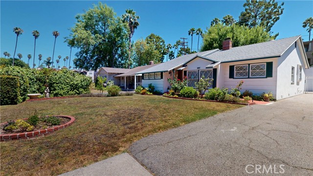 13322 Valleyheart N Drive, Sherman Oaks CA: https://media.crmls.org/medias/11f9d82b-51f2-47d1-9f54-456adb8f2b9d.jpg