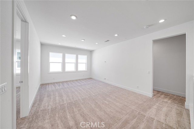 Detail Gallery Image 12 of 31 For 121 Wild Flower, Lake Forest,  CA 92630 - 5 Beds | 5 Baths