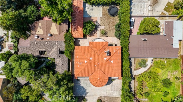 Detail Gallery Image 5 of 9 For 13502 Kittridge St, Valley Glen,  CA 91401 - 5 Beds | 4/1 Baths