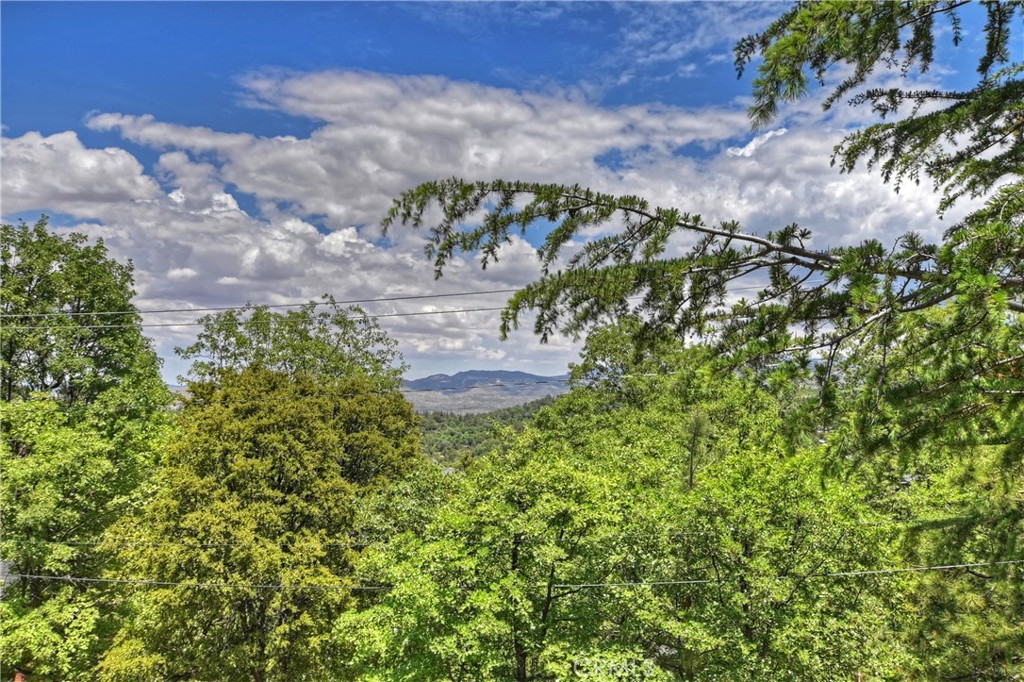 https://media.crmls.org/medias/11fb7397-9450-4578-9f97-c5413fb5ec86.jpg?preset=X-Large