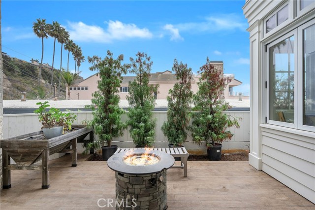 Detail Gallery Image 15 of 74 For 35167 Beach Road, Dana Point,  CA 92624 - 5 Beds | 4/1 Baths