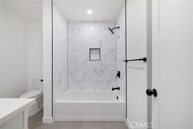 Detail Gallery Image 9 of 18 For 17000 Burbank Bld #301,  Encino,  CA 91316 - 2 Beds | 2 Baths