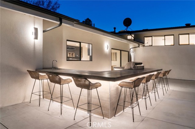 5265 Del Moreno Drive, Woodland Hills CA: https://media.crmls.org/medias/11fcd98e-6b4f-4a18-941d-7bff78302cc3.jpg