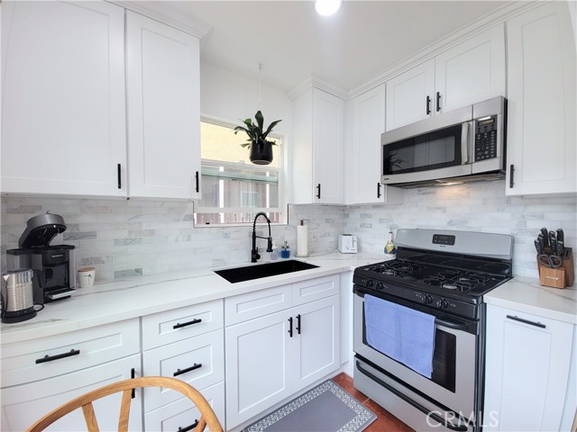 Detail Gallery Image 10 of 21 For 1023 E 1st St #3,  Long Beach,  CA 90802 - 1 Beds | 1 Baths