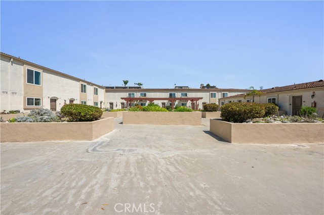 Detail Gallery Image 5 of 14 For 120 S Francisca Ave #11,  Redondo Beach,  CA 90277 - 2 Beds | 2/1 Baths