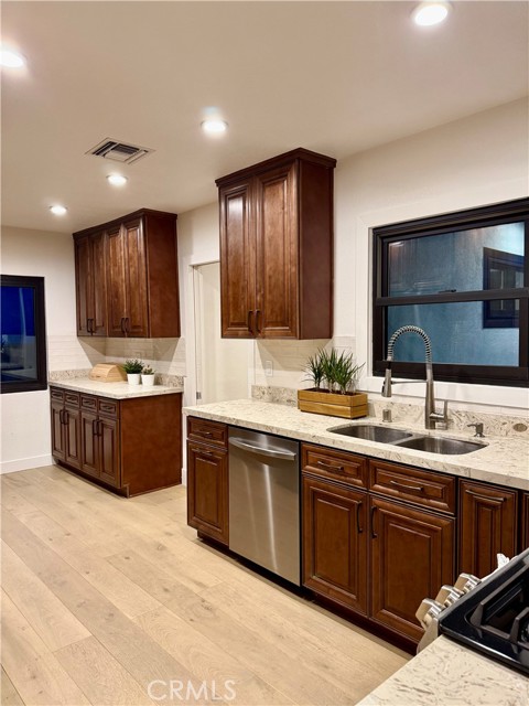 17037 Covello Street, Van Nuys CA: https://media.crmls.org/medias/11fe7d85-1f22-414d-8ffb-690f06cd2f3f.jpg