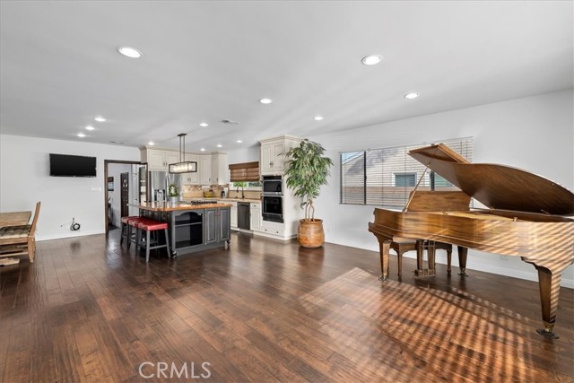 2407 Hawkins Avenue, Redondo Beach, California 90278, 4 Bedrooms Bedrooms, ,2 BathroomsBathrooms,Residential,Sold,Hawkins Avenue,SB22014736