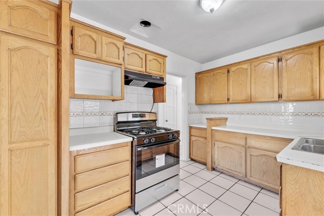 Detail Gallery Image 10 of 38 For 913 S Lincoln Ave, Corona,  CA 92882 - 3 Beds | 1 Baths