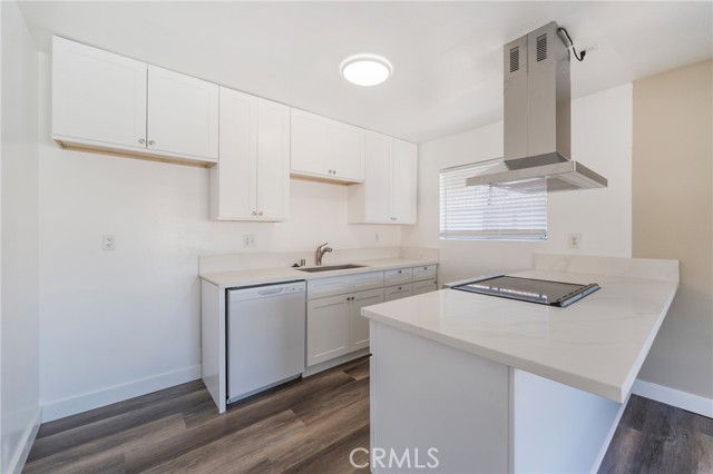 Detail Gallery Image 9 of 27 For 2155 Canyon #D,  Costa Mesa,  CA 92627 - 2 Beds | 1 Baths