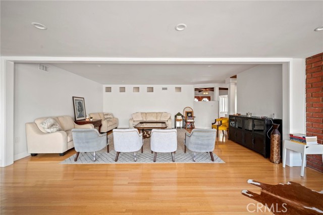 Detail Gallery Image 32 of 37 For 5212 Reynier Ave, Los Angeles,  CA 90056 - 3 Beds | 3/1 Baths