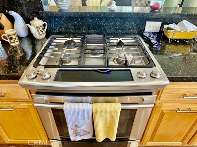 Detail Gallery Image 15 of 42 For 2172 Kellogg Ave, Corona,  CA 92879 - 3 Beds | 2 Baths