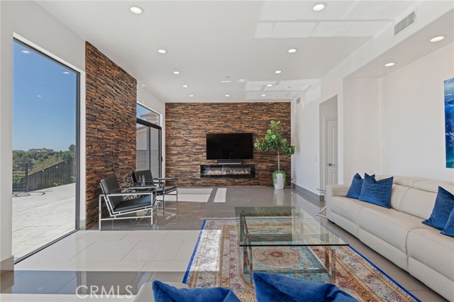 Detail Gallery Image 14 of 59 For 17764 Sidwell, Granada Hills,  CA 91344 - 4 Beds | 4 Baths