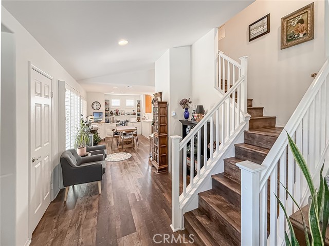 2037 Freesia Avenue, Simi Valley CA: https://media.crmls.org/medias/120086cf-4679-4125-b982-cb30c75aea3e.jpg