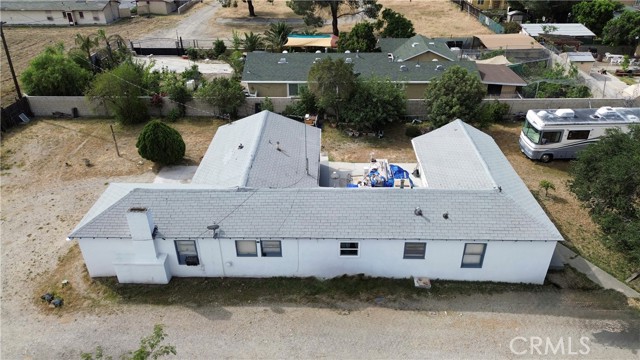 8005 Oleander, Fontana CA: https://media.crmls.org/medias/1200909e-d16b-4312-bb03-11db9475467b.jpg