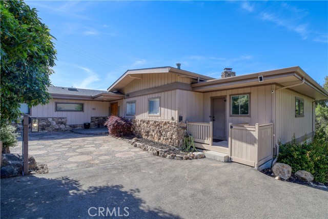 131 Serrano Heights, San Luis Obispo CA: https://media.crmls.org/medias/12012ffd-68cb-423a-84bd-4557465c9bb1.jpg