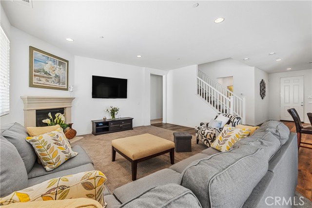 Detail Gallery Image 9 of 44 For 4101 Cottonwood Cir, Lake Elsinore,  CA 92530 - 4 Beds | 3/1 Baths