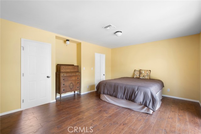 13617 Bassett Street, Valley Glen CA: https://media.crmls.org/medias/1201c45d-544b-407e-aa72-1a3696cb08e1.jpg
