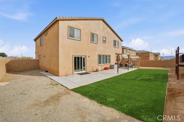 Detail Gallery Image 28 of 30 For 14219 Fir, Oak Hills,  CA 92344 - 4 Beds | 3 Baths