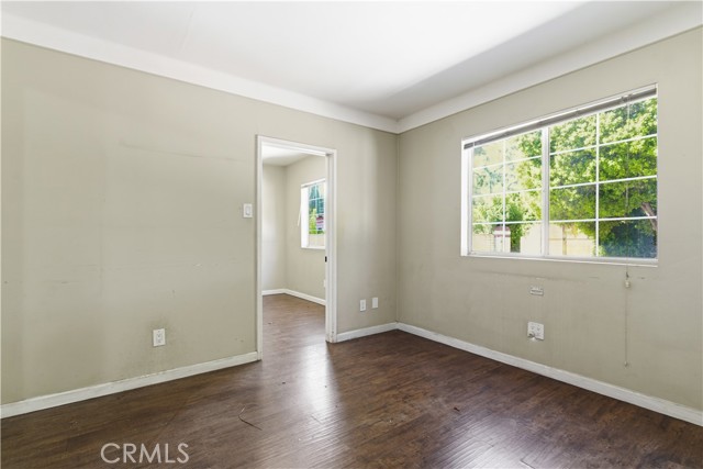 Detail Gallery Image 9 of 45 For 15000 Hamlin St, Van Nuys,  CA 91411 - 5 Beds | 3 Baths