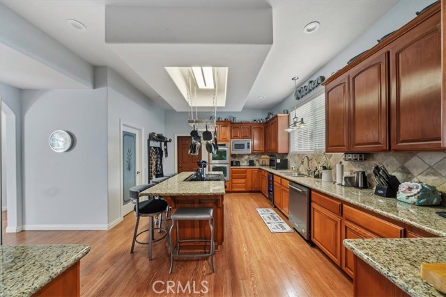 Detail Gallery Image 13 of 44 For 27312 Little Bear, Lake Arrowhead,  CA 92317 - 4 Beds | 4/1 Baths