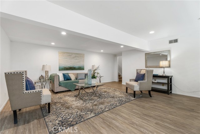 980 Palo Verde Avenue, Long Beach CA: https://media.crmls.org/medias/120457d9-c2b1-4007-a9df-8ee38c5b513e.jpg