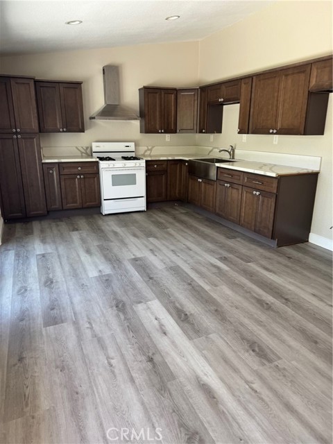 518 E 2nd Street, Rialto CA: https://media.crmls.org/medias/1204b00d-487f-4a19-9202-9e653cdd3489.jpg