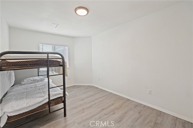 2420 Maine Avenue, Long Beach CA: https://media.crmls.org/medias/1204bd66-3e2f-455a-9f81-c943ffb7e62a.jpg