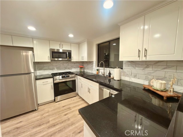 Detail Gallery Image 9 of 19 For 912 W 11th #4,  San Pedro,  CA 90731 - 2 Beds | 2 Baths