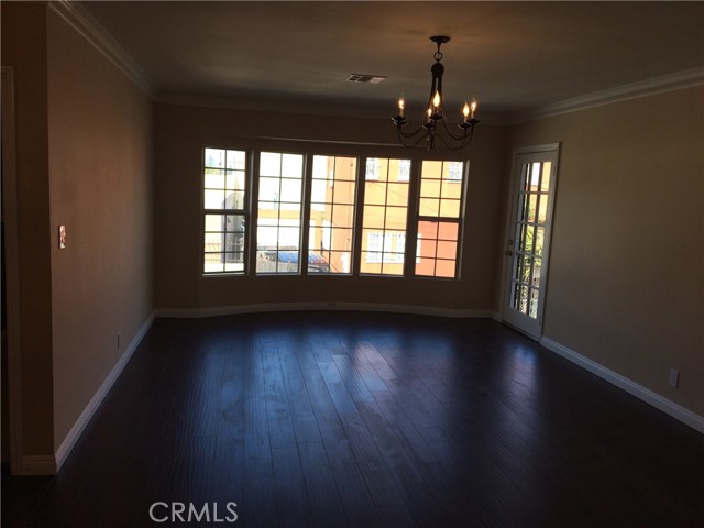 Detail Gallery Image 7 of 11 For 1915 1917 S Orange Dr, Los Angeles,  CA 90016 - – Beds | – Baths