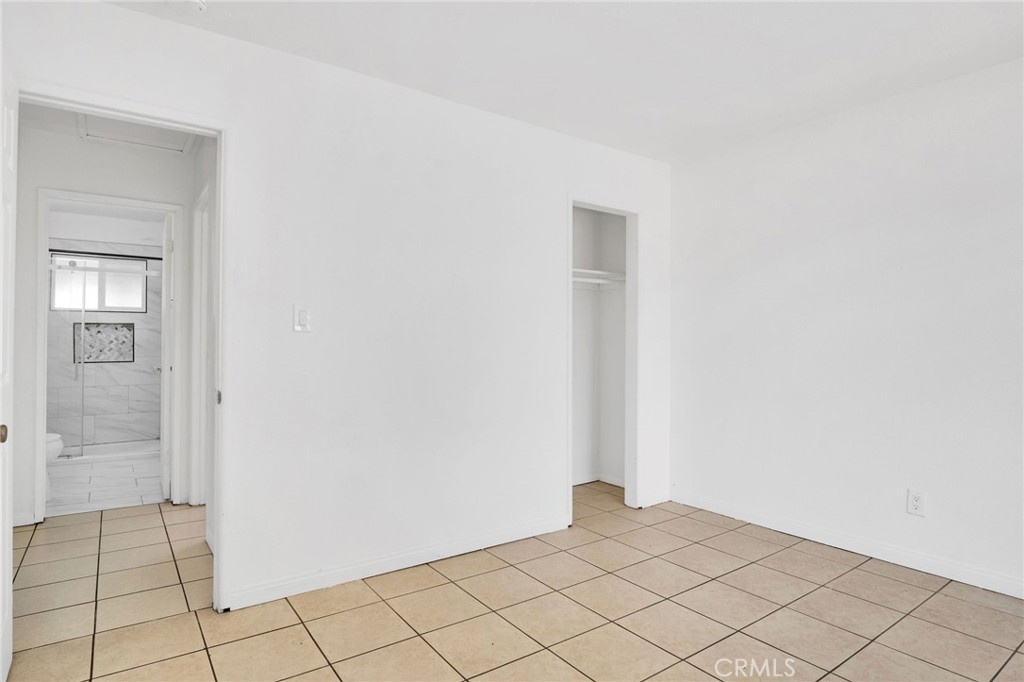 https://media.crmls.org/medias/12061ee9-596a-4dc5-82dc-4416bb18305d.jpg?preset=X-Large