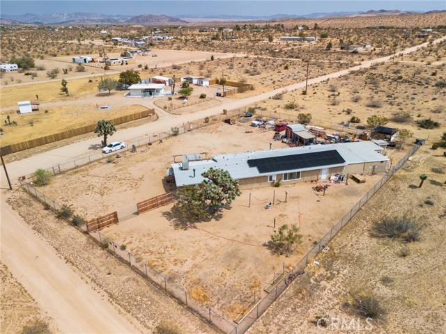 Detail Gallery Image 10 of 27 For 56225 Moonstone Ln, Yucca Valley,  CA 92284 - 3 Beds | 2 Baths