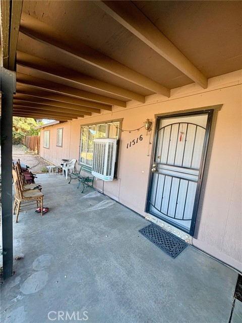 11516 11516 Oakwood Avenue, Hesperia CA: https://media.crmls.org/medias/1206a404-ef90-4eb8-a41d-ffbb07227163.jpg