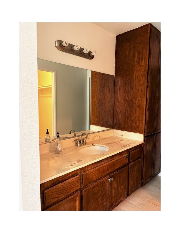 44672 La Paz Road, Temecula CA: https://media.crmls.org/medias/12072966-a0de-4e2c-825c-ea921c01edb5.jpg