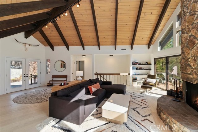 Detail Gallery Image 7 of 63 For 299 Riviera, Lake Arrowhead,  CA 92352 - 6 Beds | 4 Baths