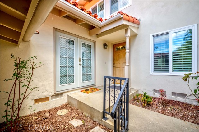 31 Via Sevilla, Rolling Hills Estates CA: https://media.crmls.org/medias/12075be9-4a3e-459d-9c06-9ca3ff43965f.jpg
