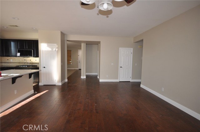 8945 Honeysuckle Avenue, Hesperia CA: https://media.crmls.org/medias/120774c7-db95-4bab-81a7-9b72a469a26e.jpg