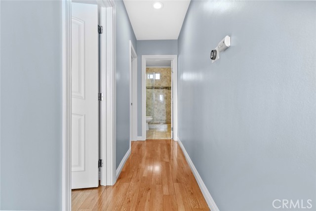 Detail Gallery Image 16 of 25 For 8436 Amboy, Sun Valley,  CA 91352 - 5 Beds | 3 Baths