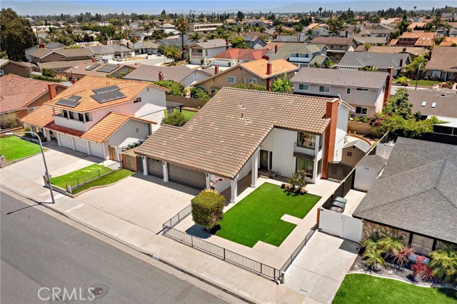 16086 Sweetleaf Street, Fountain Valley CA: https://media.crmls.org/medias/1209b254-59c4-48e3-b178-b7e797df0682.jpg