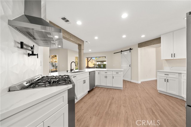 31832 Poole Court, Temecula CA: https://media.crmls.org/medias/1209d9d2-909a-4fb2-93a0-292e2552f5af.jpg