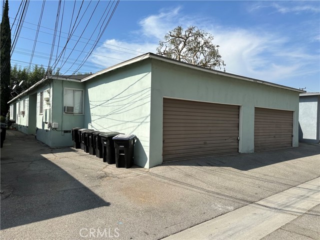 1824 North Hollywood Way photo 4