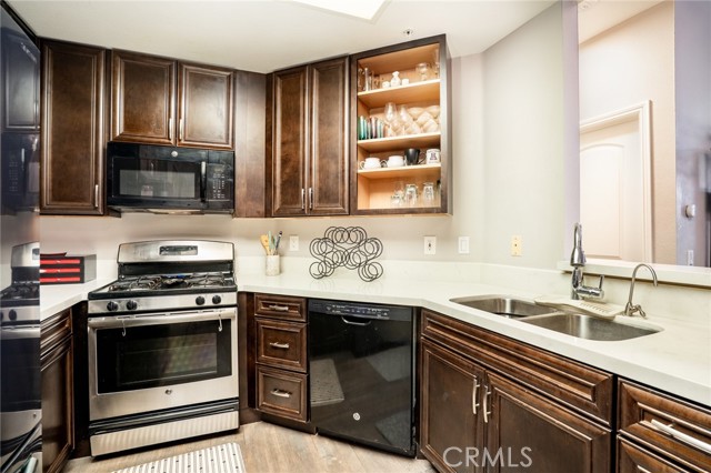 Detail Gallery Image 14 of 38 For 19431 Rue De Valore 35m,  Lake Forest,  CA 92610 - 2 Beds | 1 Baths