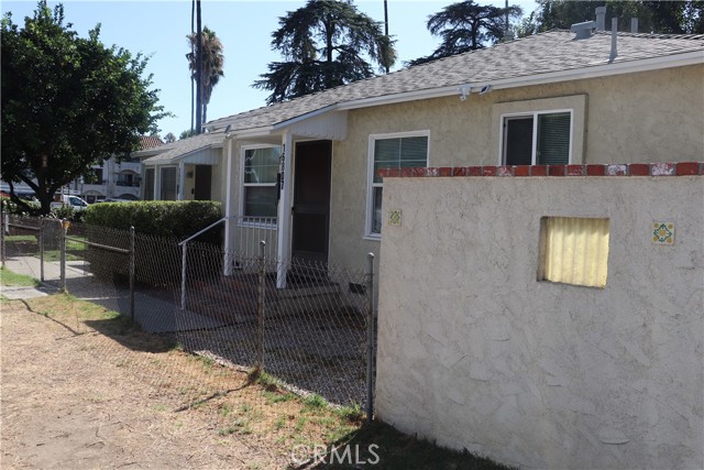 Detail Gallery Image 2 of 18 For 16805 Sherman Way, Lake Balboa,  CA 91406 - – Beds | – Baths