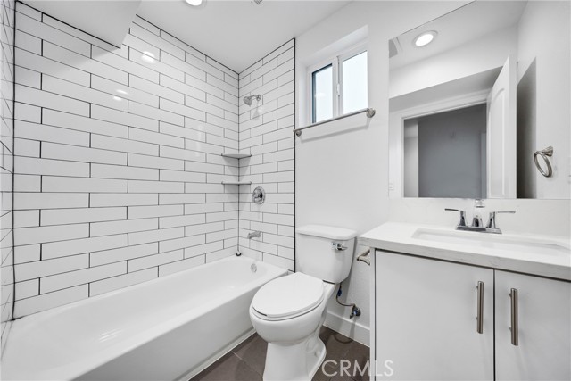 Image 46 of 62 For 3549 4th Street