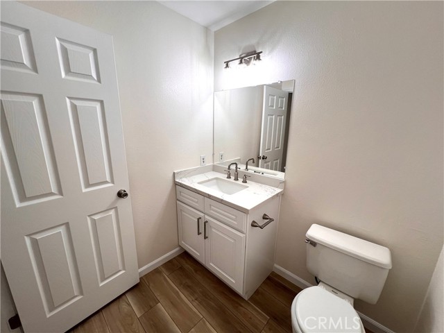 Detail Gallery Image 4 of 15 For 75 Stanford Ct. #70,  Irvine,  CA 92612 - 2 Beds | 2/1 Baths