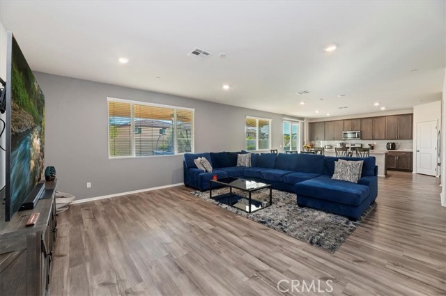 24287 Insignia Drive, Menifee CA: https://media.crmls.org/medias/120be002-6d4f-4e16-9ad5-98d5b7ad737a.jpg