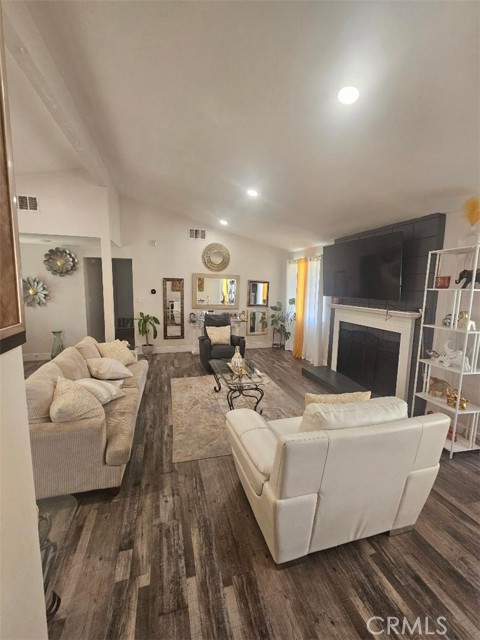 Detail Gallery Image 9 of 35 For 1056 Lullaby, Corona,  CA 92878 - 3 Beds | 2 Baths