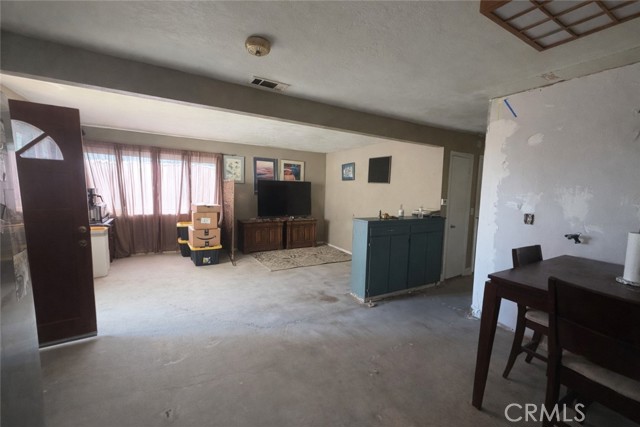 Detail Gallery Image 4 of 8 For 17625 Bobrick, Lake Elsinore,  CA 92530 - 2 Beds | 1 Baths