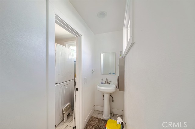 Detail Gallery Image 12 of 38 For 1531 S Dallas Dr, Anaheim,  CA 92804 - 7 Beds | 4/1 Baths