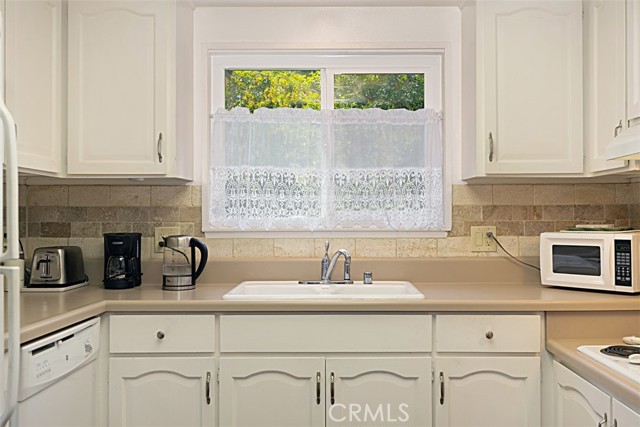 837 Ronda Sevilla, Laguna Woods CA: https://media.crmls.org/medias/120e14e1-20b4-4c8a-af97-61238f7d2662.jpg